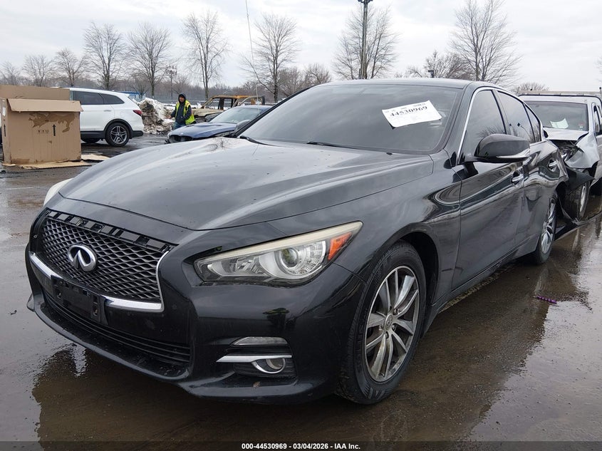 2015 Infiniti Q50 Premium