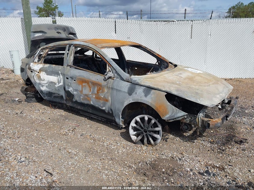 5NPE24AF4KH748864 HYUNDAI SONATA Photo 1