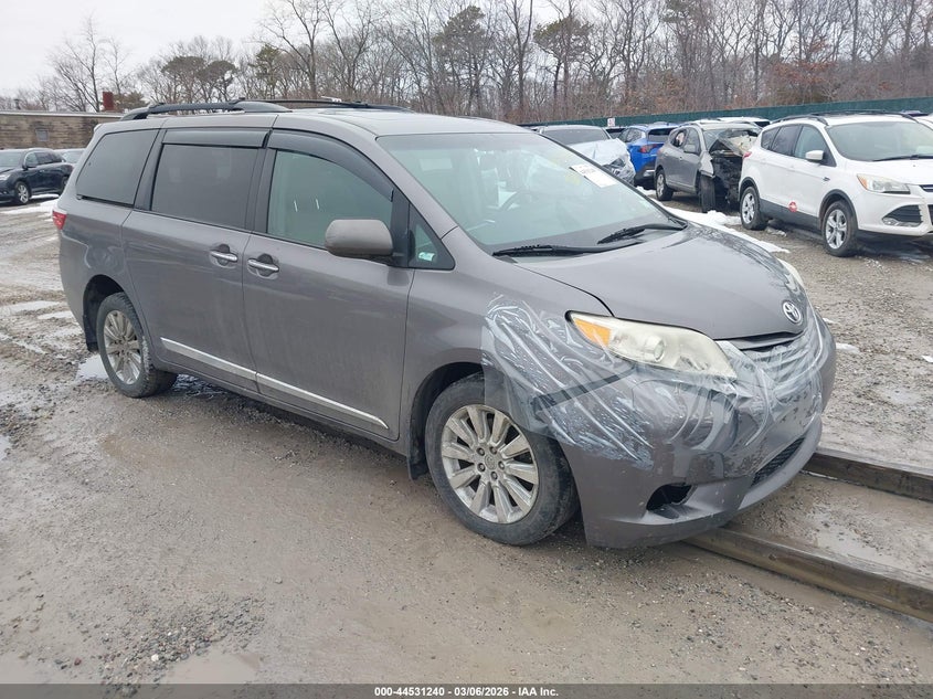 5TDDK3DC1FS118727 2015 Toyota Sienna Xle 7 Passenger auction photo 1