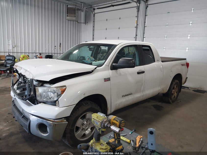 2013 Toyota Tundra Grade 5.7L V8