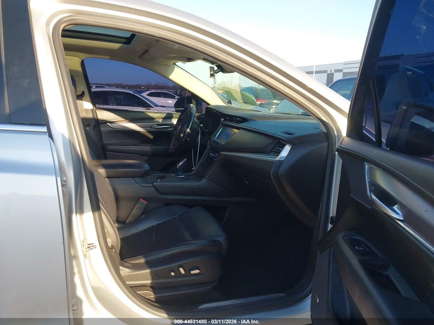 CADILLAC XT5 - zdjęcie 5