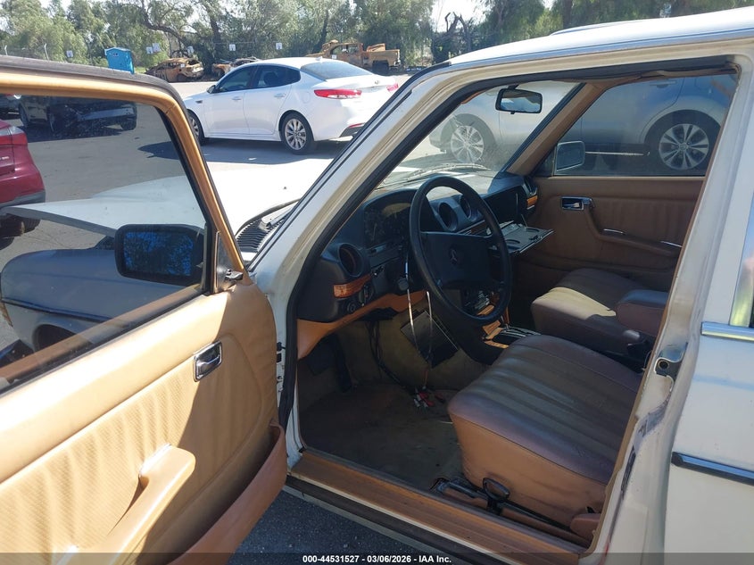 1983 Mercedes-Benz 240 D