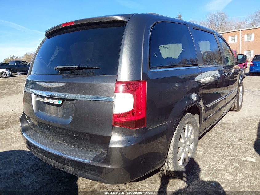 2016 Chrysler Town & Country Touring