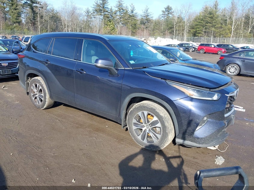 2021 Toyota Highlander Xle