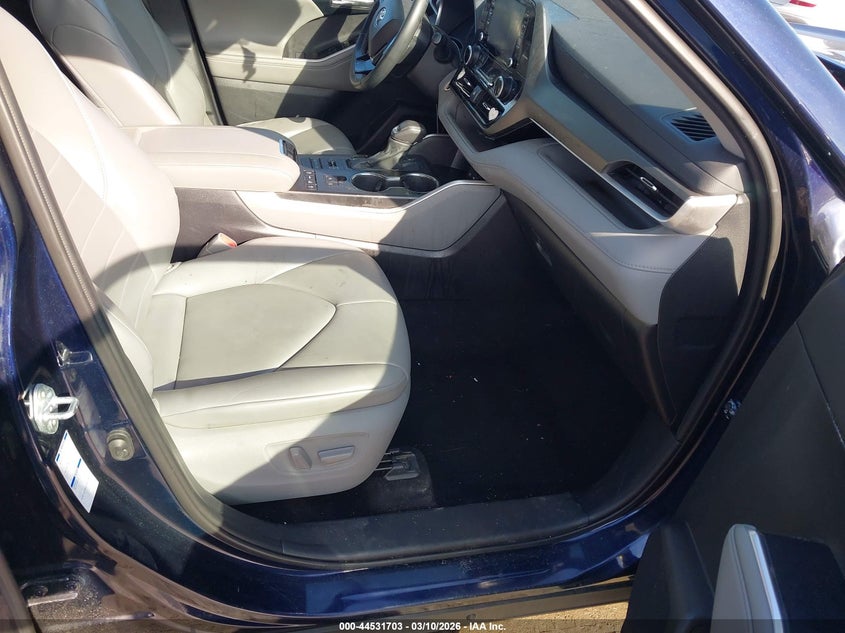 2021 Toyota Highlander Xle