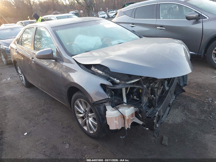 2017 TOYOTA CAMRY XLE