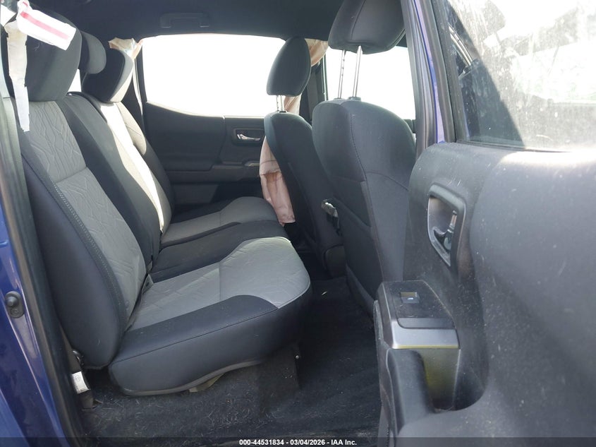 2022 Toyota Tacoma Trd Off Road VIN: 3TYCZ5AN5NT085453 Lot: 44531834