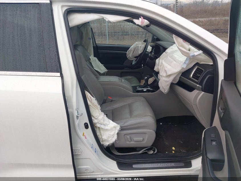 2017 Toyota Highlander Limited