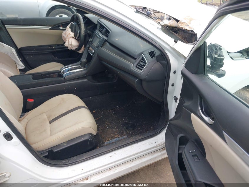 VIN 19XFC2F67KE034259 2019 HONDA CIVIC LX