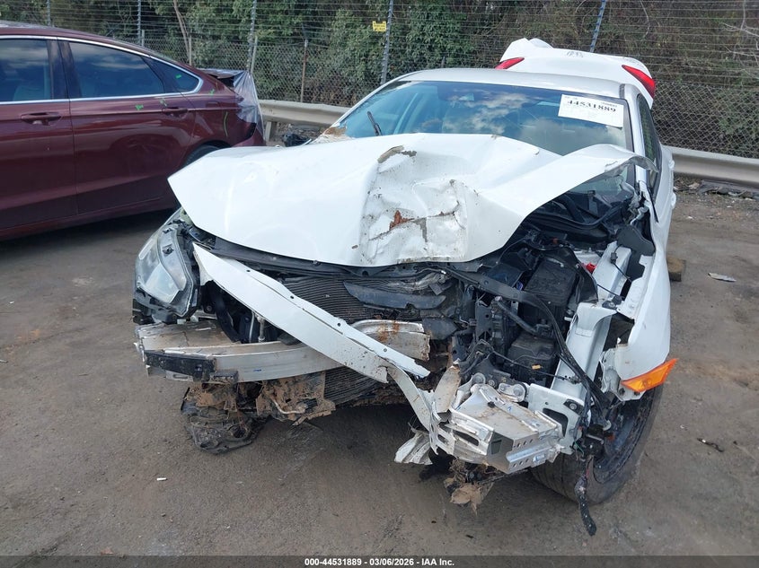 VIN 19XFC2F67KE034259 2019 HONDA CIVIC LX