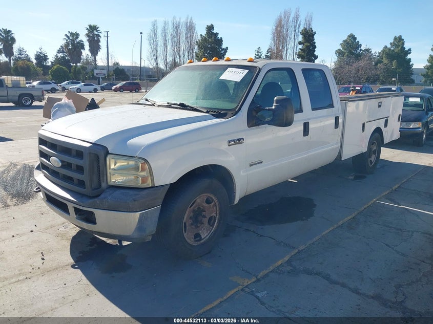 2006 Ford F-350 Chassis Lariat/Xl/Xlt