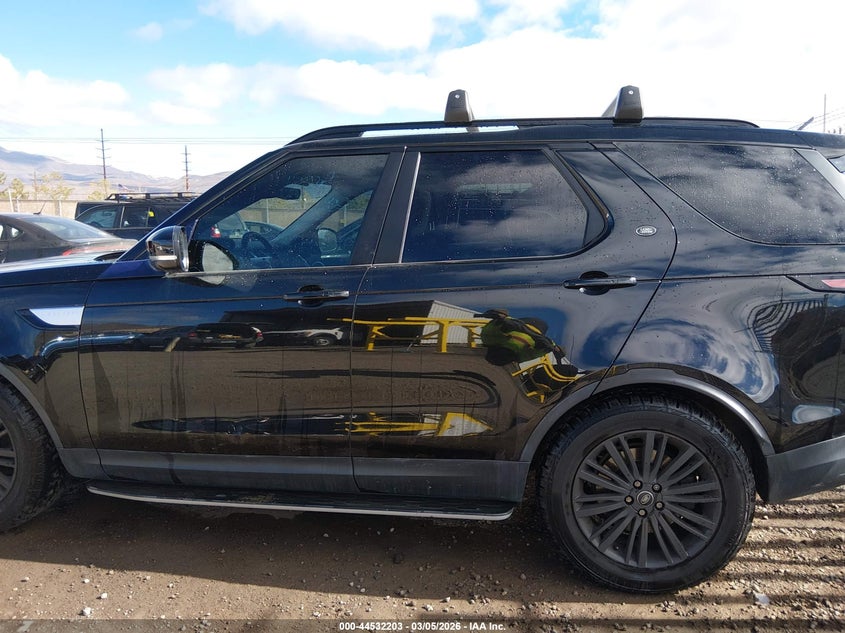 2017 Land Rover Discovery Hse VIN: SALRRBBV2HA013008 Lot: 44532203