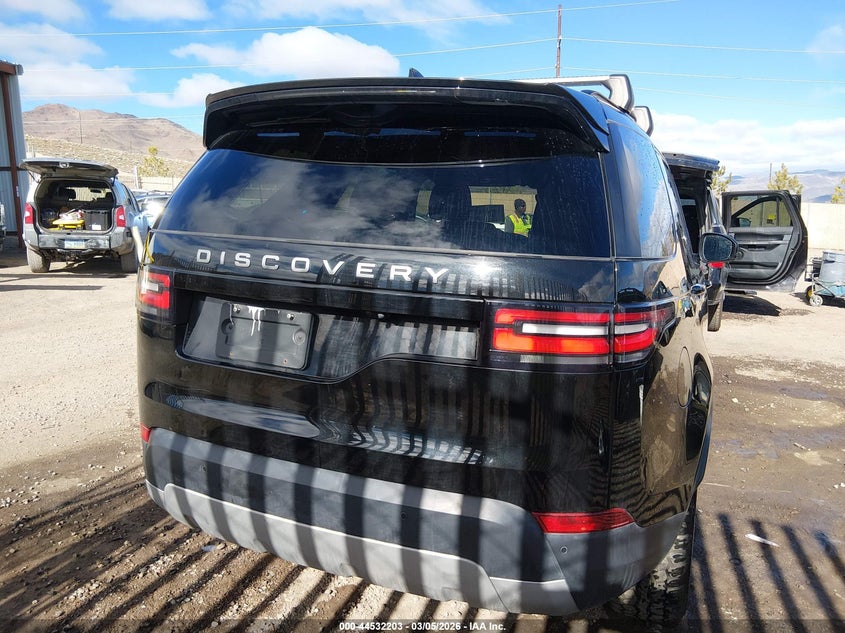 2017 Land Rover Discovery Hse VIN: SALRRBBV2HA013008 Lot: 44532203