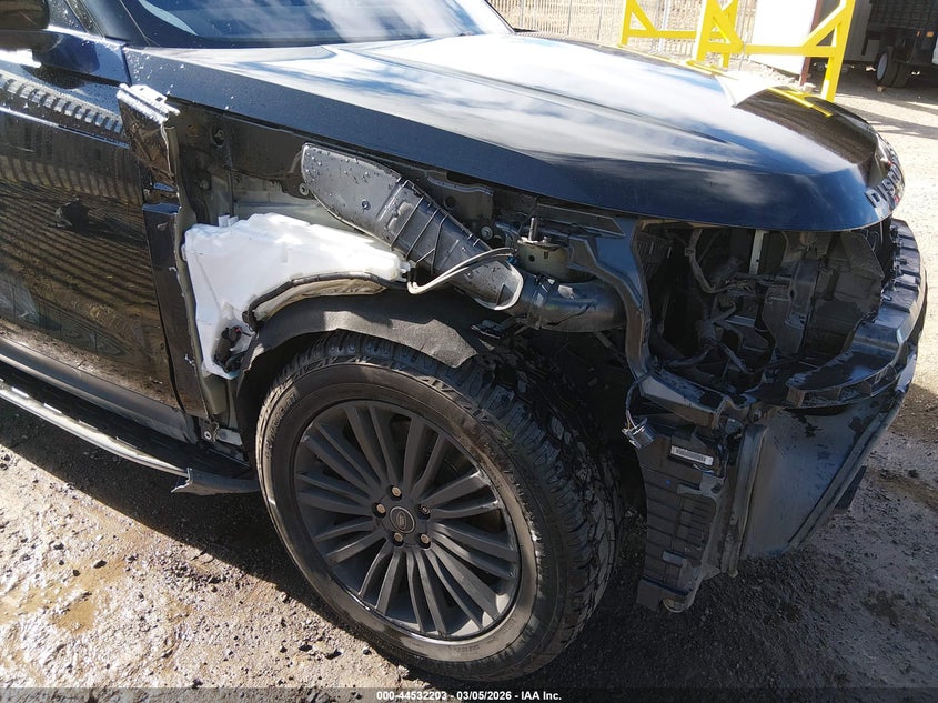 2017 Land Rover Discovery Hse VIN: SALRRBBV2HA013008 Lot: 44532203