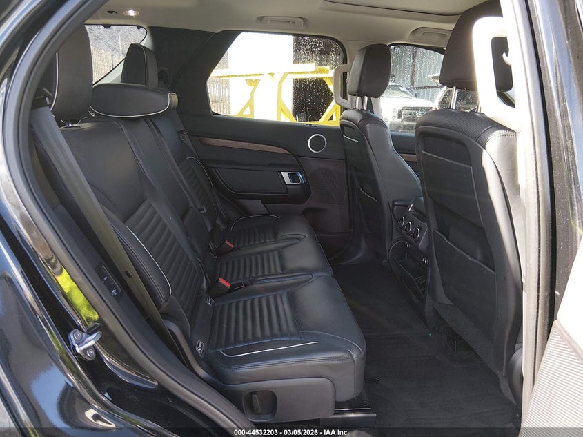 2017 Land Rover Discovery Hse VIN: SALRRBBV2HA013008 Lot: 44532203