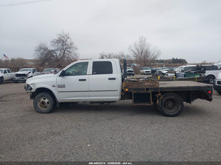 3C7WRTCL3FG500703 2015 Ram 3500 Ram Chassis Tradesman/Slt/Laramie white