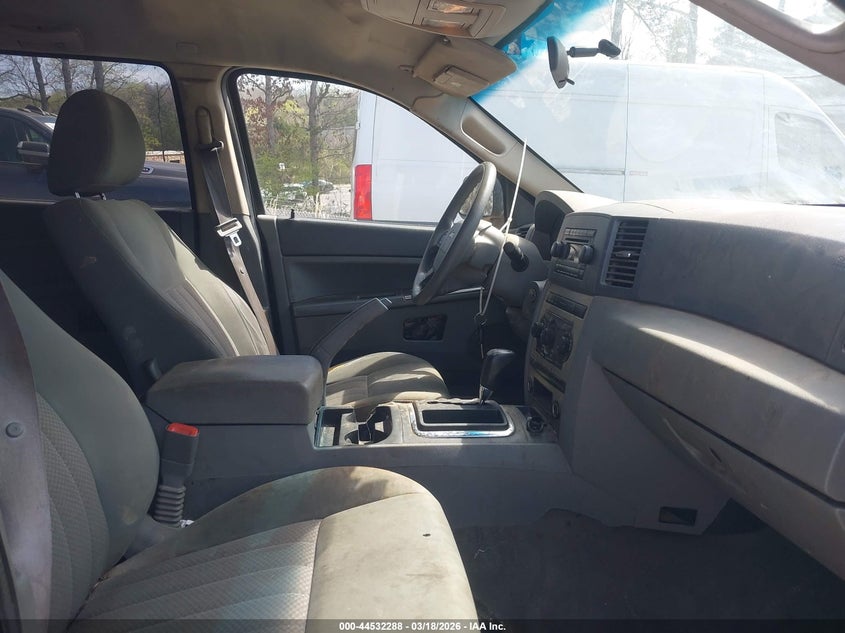 2005 Jeep Grand Cherokee Laredo