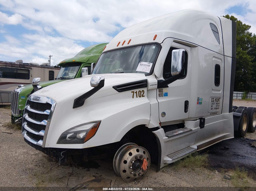 2023 FREIGHTLINER NEW CASCADIA 126 auction photo 2