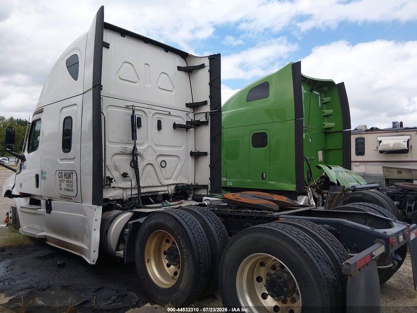 2023 FREIGHTLINER NEW CASCADIA 126 auction photo 3