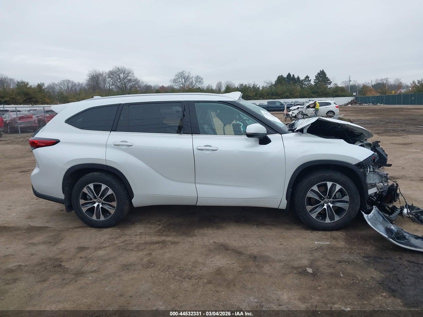 TOYOTA HIGHLANDER - zdjęcie 14