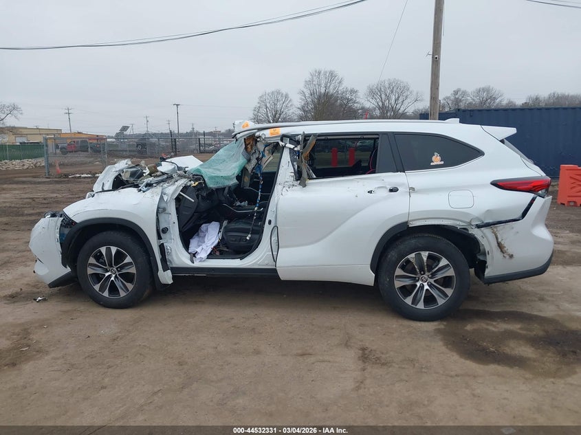 TOYOTA HIGHLANDER - zdjęcie 15