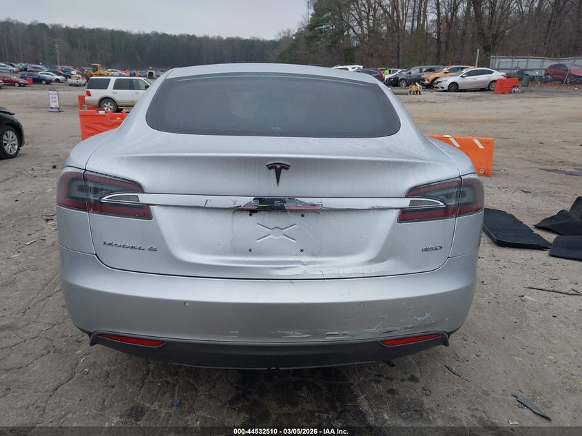 2015 Tesla Model S 70D/85D/P85D VIN: 5YJSA1H21FFP69361 Lot: 44532510