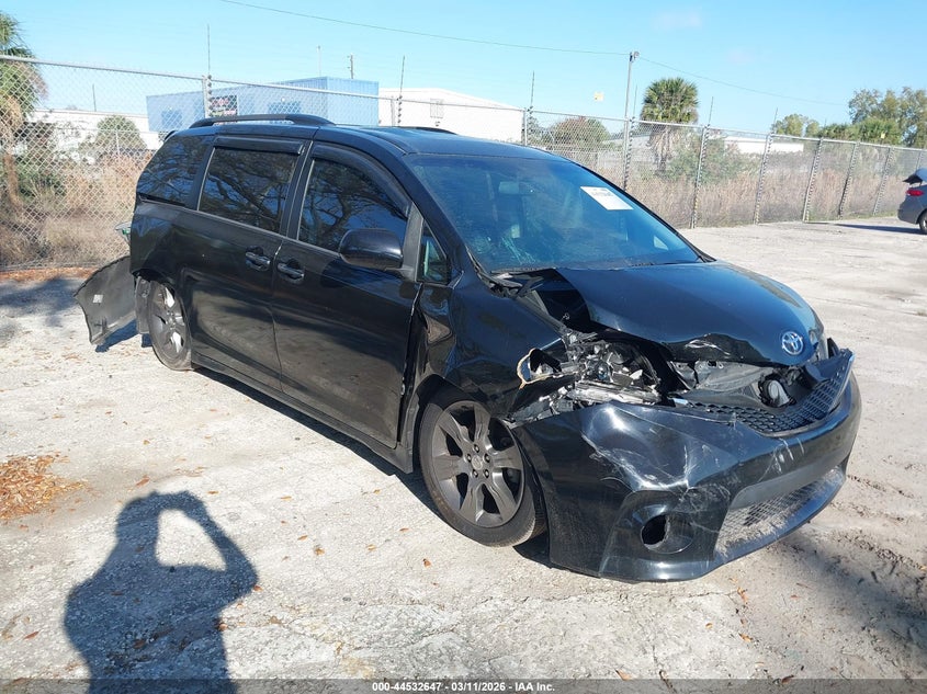 2015 Toyota Sienna Se Premium 8 Passenger