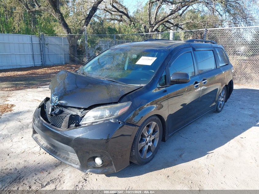 2015 Toyota Sienna Se Premium 8 Passenger