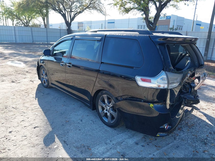 2015 Toyota Sienna Se Premium 8 Passenger
