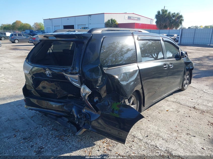 2015 Toyota Sienna Se Premium 8 Passenger