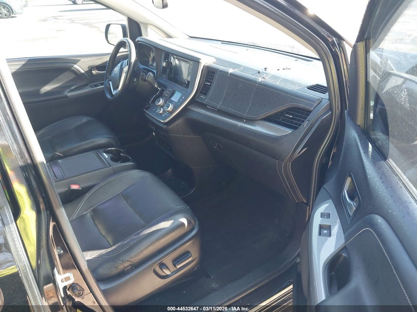 2015 Toyota Sienna Se Premium 8 Passenger