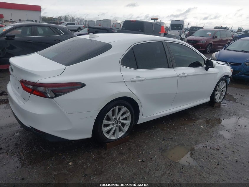 2022 Toyota Camry Le