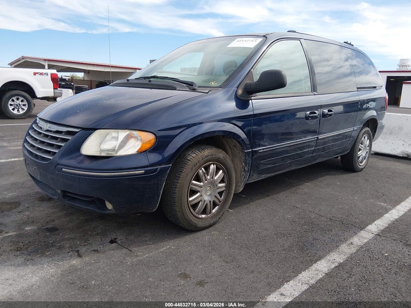 2005 Chrysler Town & Country Limited