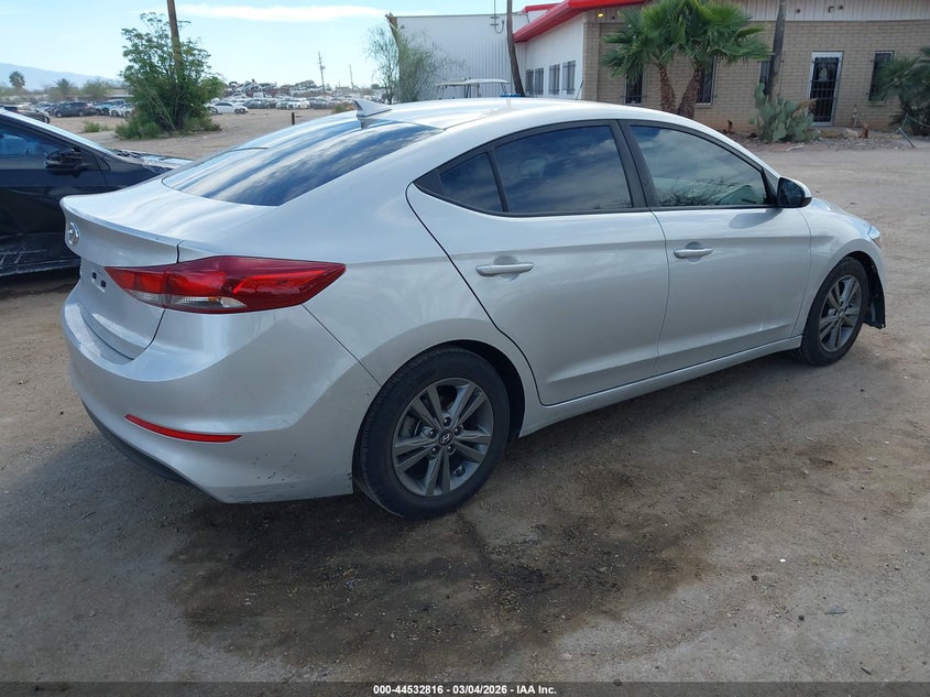 VIN 5NPD84LF5JH308027 2018 HYUNDAI ELANTRA SEL