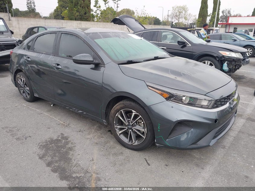 2022 Kia Forte Lxs