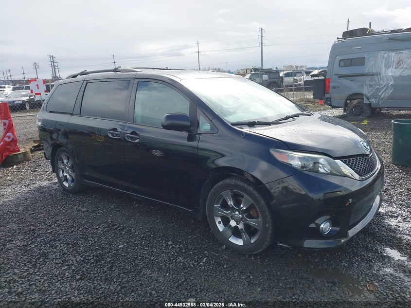 2011 Toyota Sienna Se