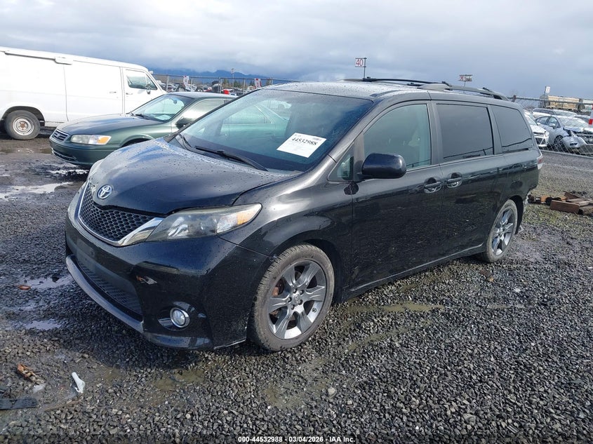 2011 Toyota Sienna Se