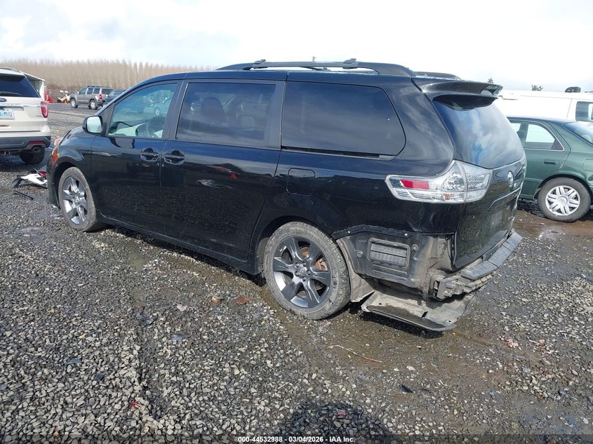 2011 Toyota Sienna Se