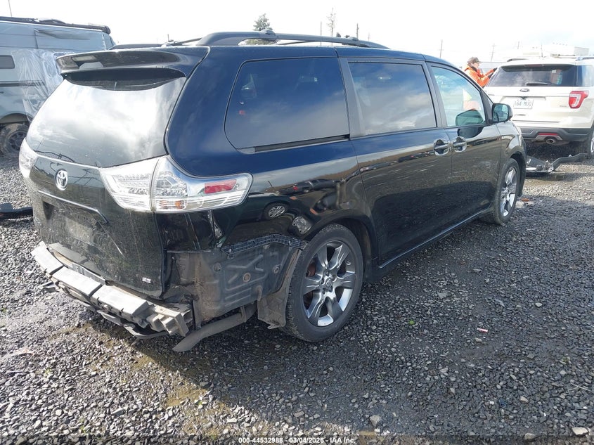 2011 Toyota Sienna Se