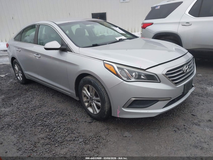 5NPE24AF0HH518201 HYUNDAI SONATA Photo 1