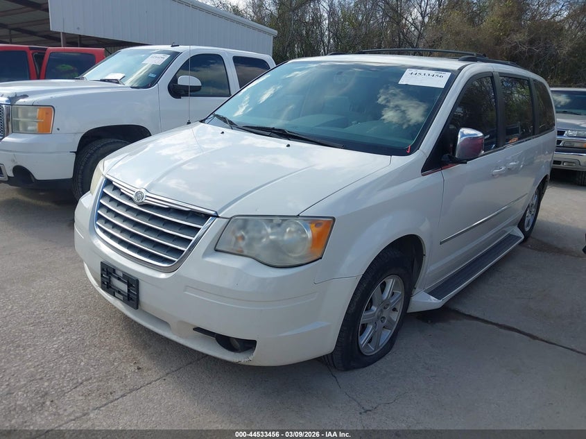 2010 Chrysler Town & Country Touring