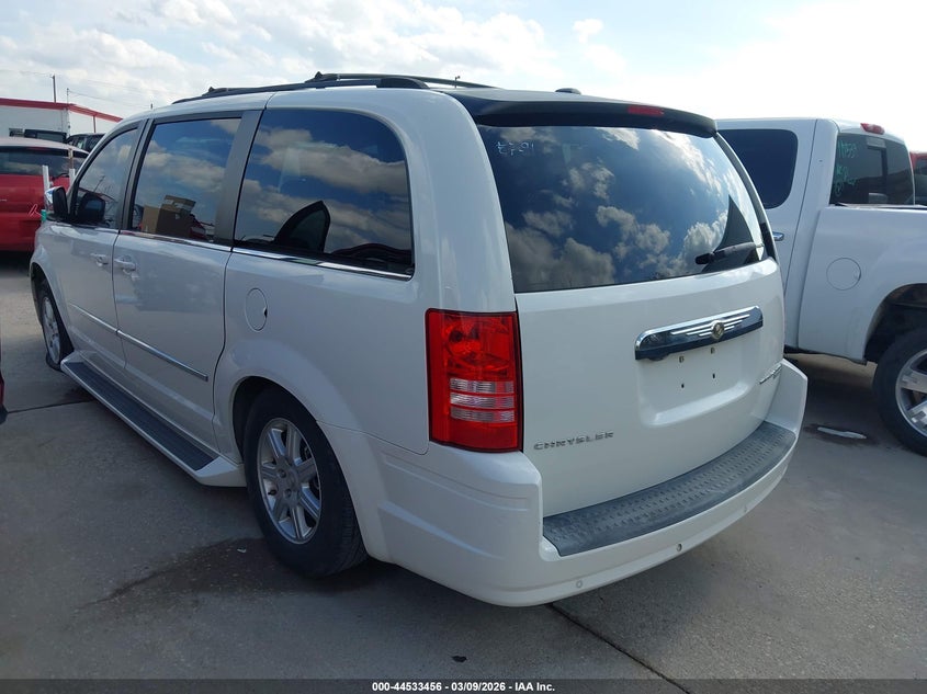 2010 Chrysler Town & Country Touring