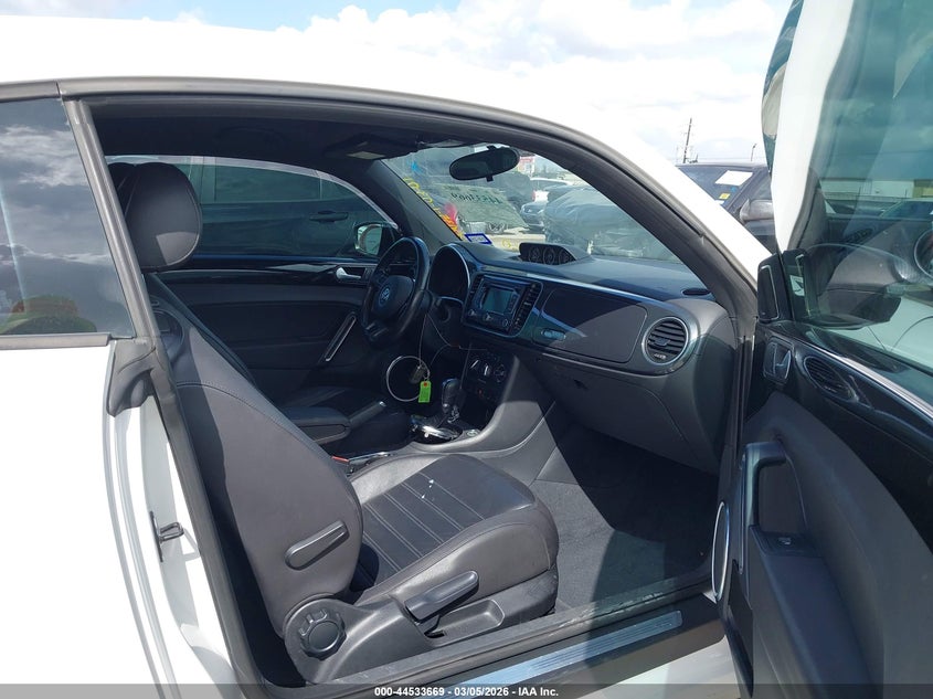 2012 Volkswagen Beetle 2.0T Turbo