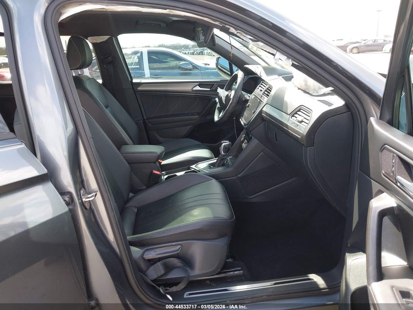 2022 Volkswagen Tiguan 2.0T Se R-Line Black