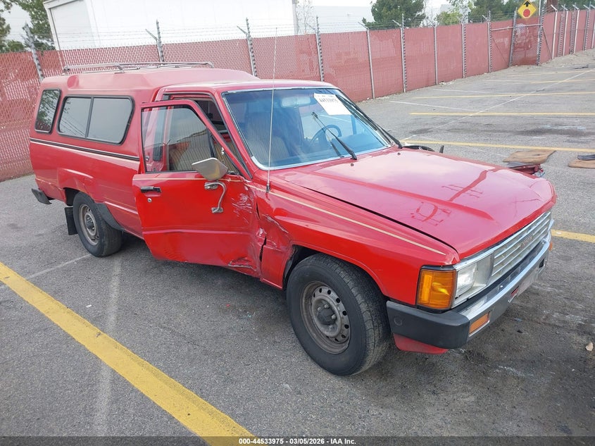 JT4LN58D9F5001338 TOYOTA PICKUP Photo 1