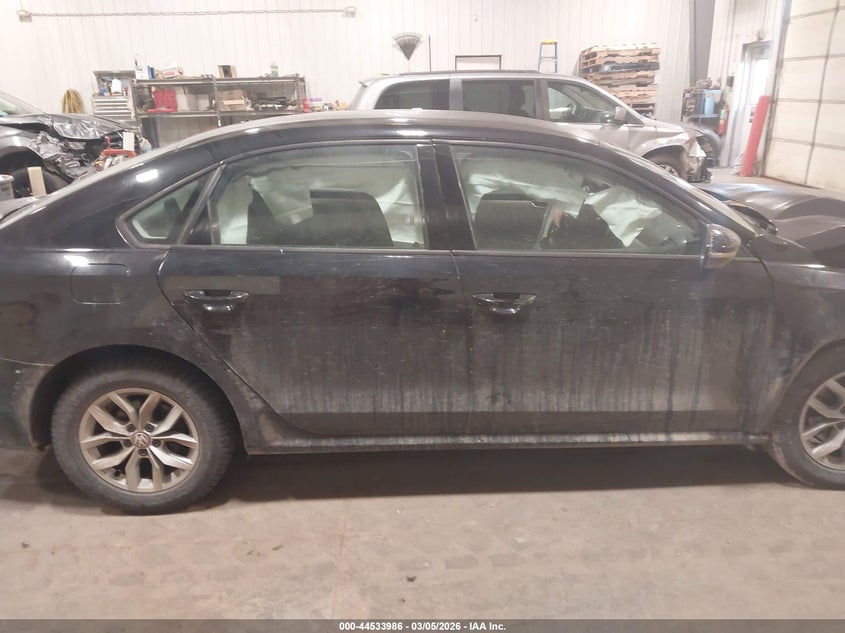 2018 Volkswagen Passat 2.0T R-Line/2.0T S VIN: 1VWAA7A37JC011349 Lot: 44533986