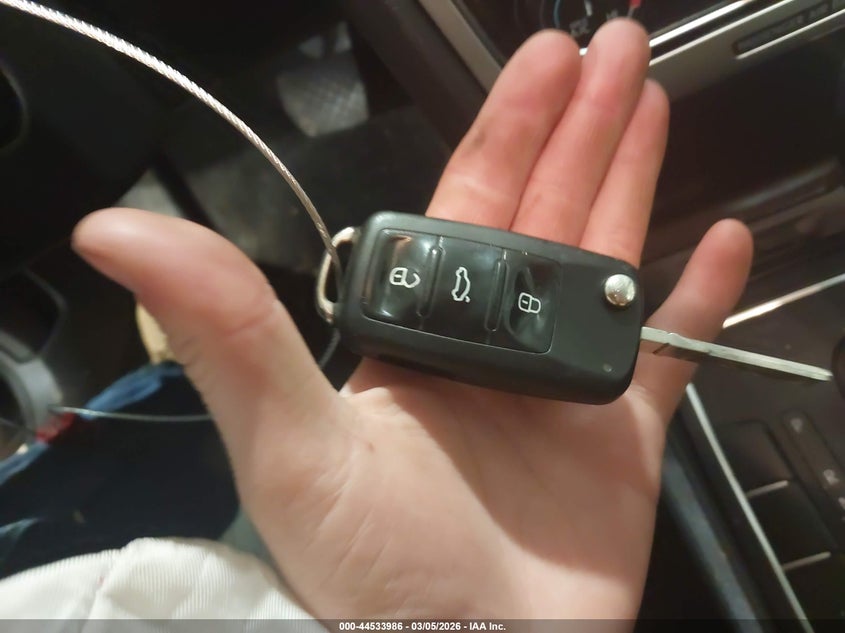 2018 Volkswagen Passat 2.0T R-Line/2.0T S VIN: 1VWAA7A37JC011349 Lot: 44533986