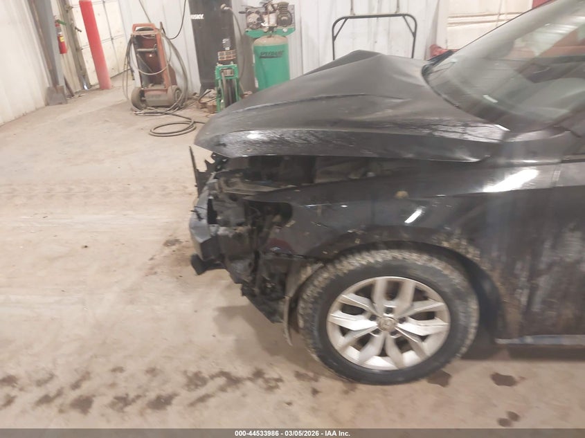 2018 Volkswagen Passat 2.0T R-Line/2.0T S VIN: 1VWAA7A37JC011349 Lot: 44533986