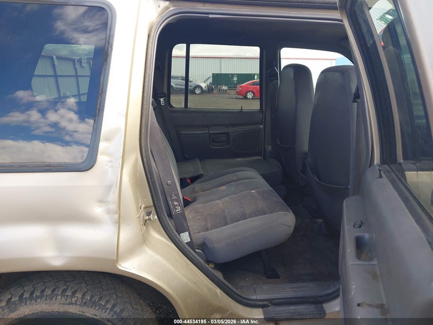 2000 Ford Explorer Xlt VIN: 1FMZU73X2YUB38829 Lot: 44534195