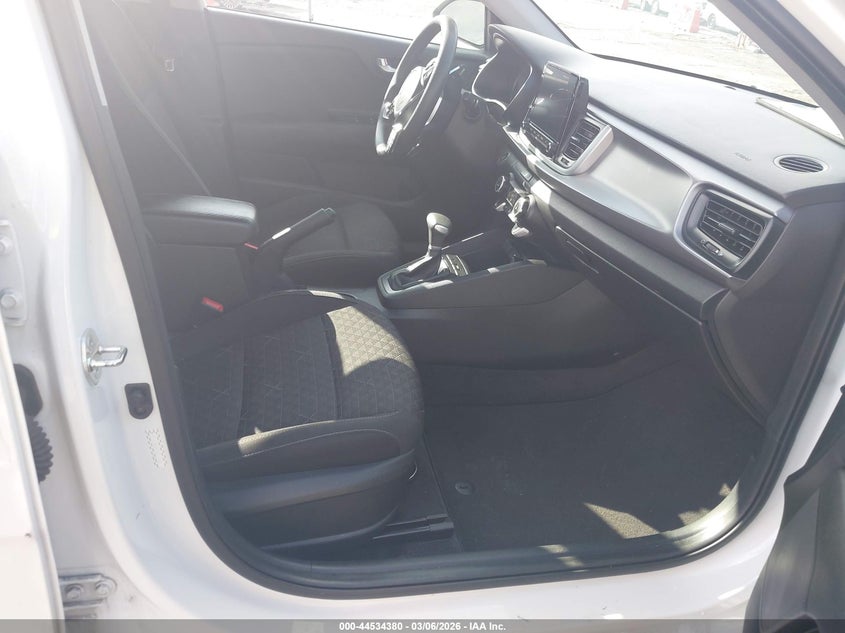 2023 KIA RIO auction photo 5